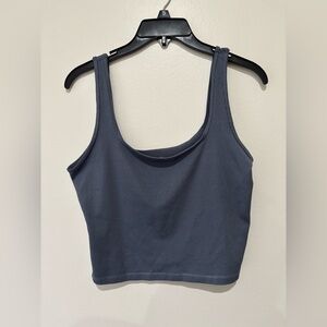 Hollister tank size Large